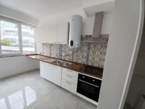 T2 in Carenque refurbished with equipped kitchen