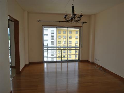 Apartamento T2 para arrendar em Ponta Delgada