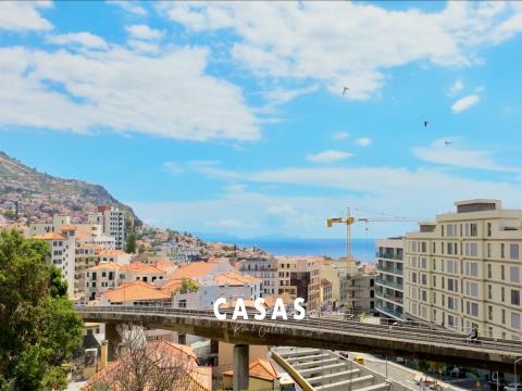 Neues Luxusgebäude im Zentrum von Funchal, Insel Madeira