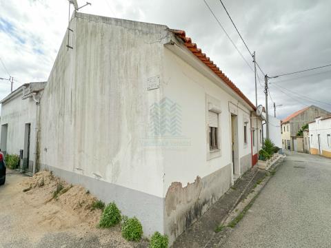 Haus T2+1 zu renovieren - Torres Novas