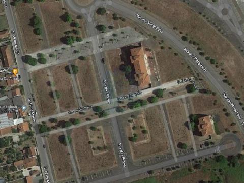 Terreno para construcción de 8 apartamentos, Quinta das Trigosas - Santarém