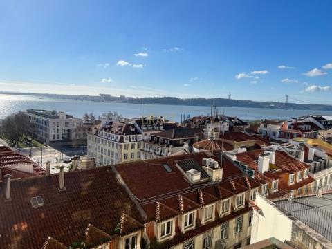 Wohnung mit ausgezeichneter Lage, im Herzen von Lissabon in Baixa Chiado.
