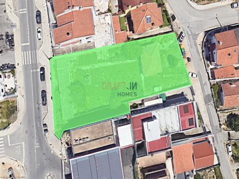 Terreno para construção de pequeno condomínio no Estoril, Cascais.