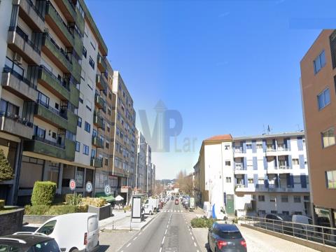 Loja com 85 m² - Porto (Ermesinde)