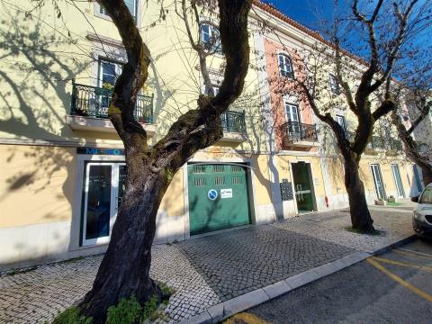 3 bedroom duplex apartment with garage, in the historic area of Tomar