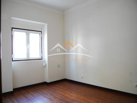 Unfurnished 2 bedroom apartment for rent in Tomar