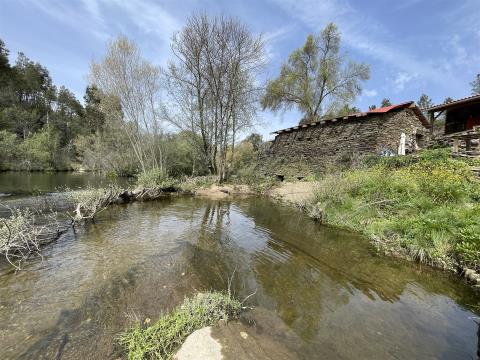 property offgrid por sale in central Portugal, house for living near the river